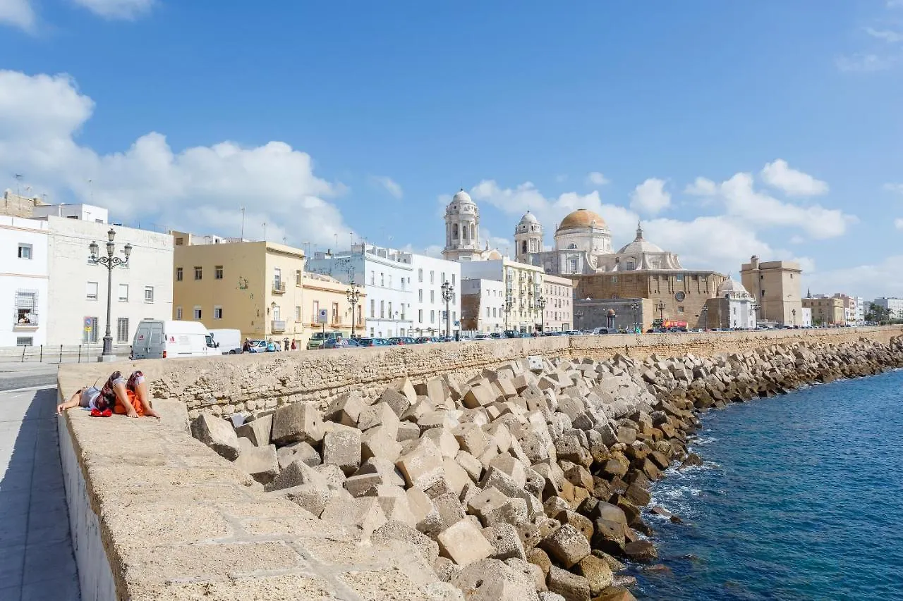 Atico Del Buen Cantaor By Cadiz4Rentals 0*,  Spanien